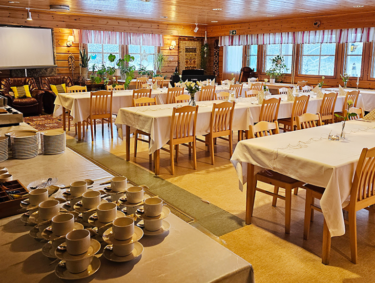 restaurant-hotel-finland-nature-Jongunjoki.jpg