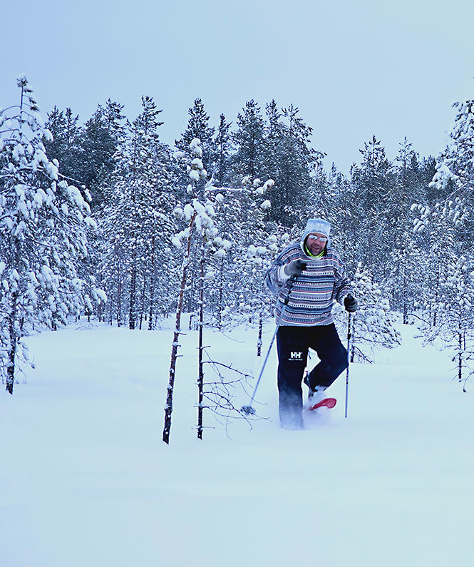 snowshoeing-finland-winter-experience